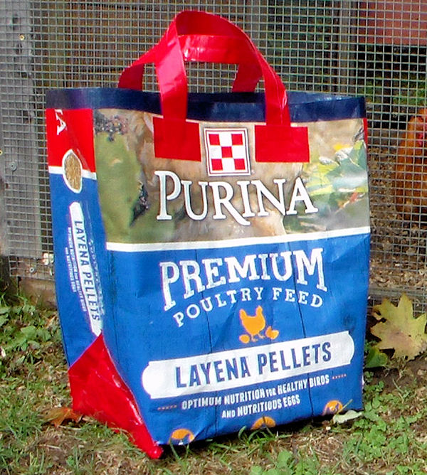 Feed clearance bag tote